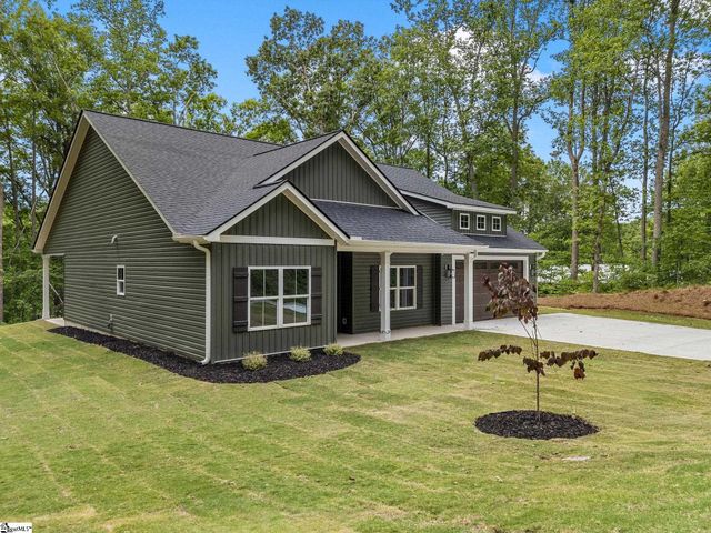16 Forest Drive, Travelers Rest, SC 29690