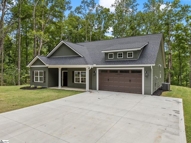 16 Forest Drive, Travelers Rest, SC 29690