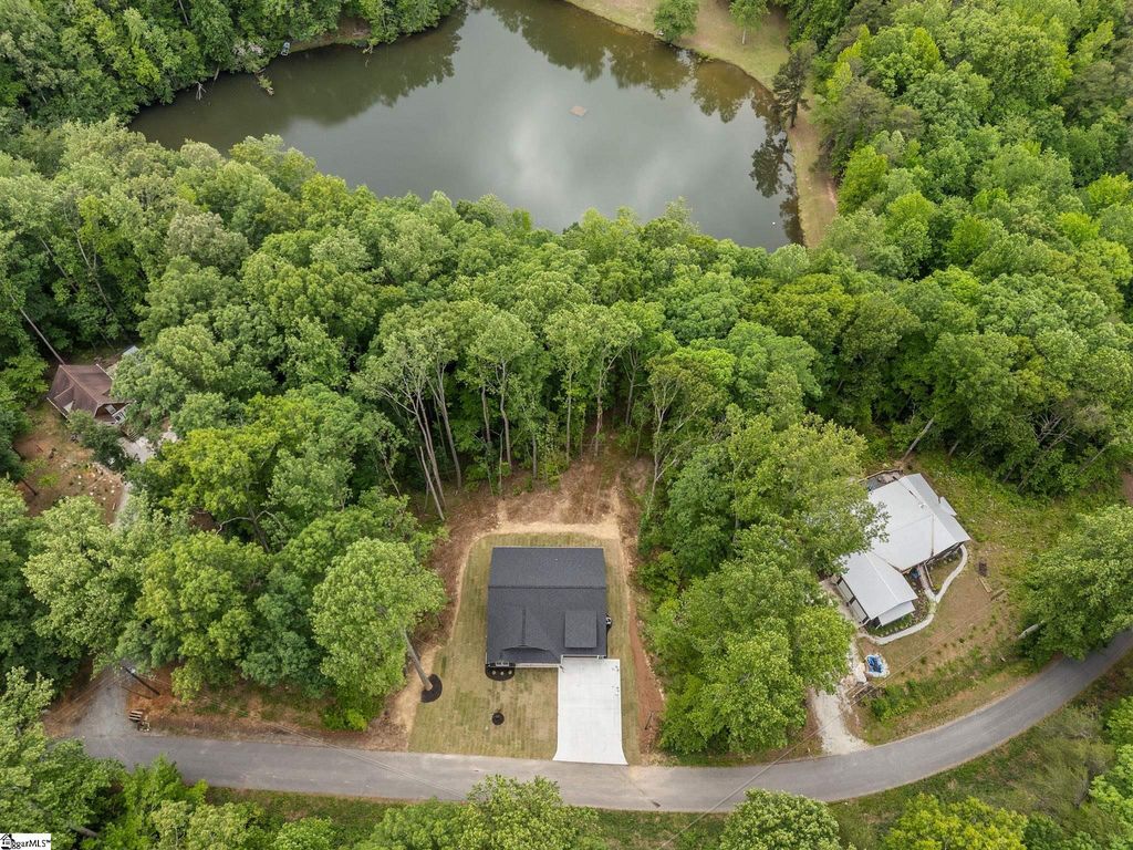 16 Forest Drive, Travelers Rest, SC 29690