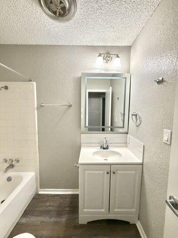 313 N Cedar Street, Jenks, OK 74037