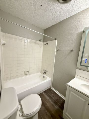 313 N Cedar Street, Jenks, OK 74037