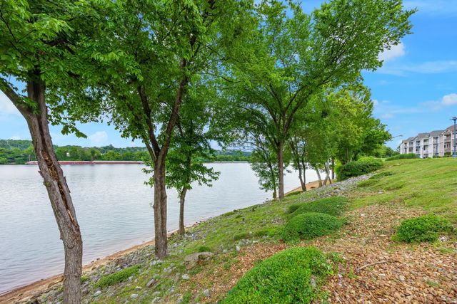 914 Spinnaker Way, Chattanooga, TN 37402