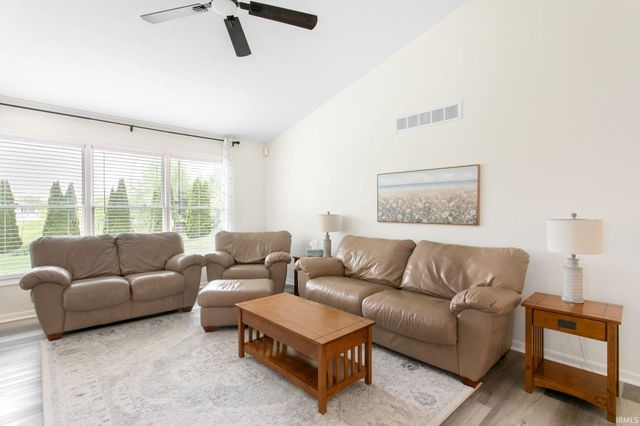 5570 Garden Terrace, South Bend, IN 46614