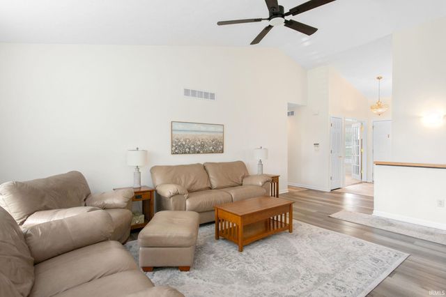 5570 Garden Terrace, South Bend, IN 46614