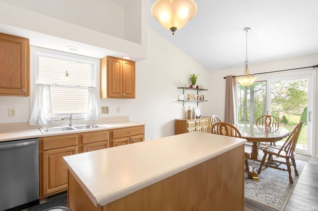 5570 Garden Terrace, South Bend, IN 46614