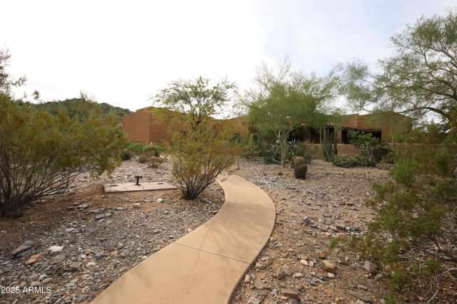 8903 N ARROYA GRANDE Drive, Phoenix, AZ 85028