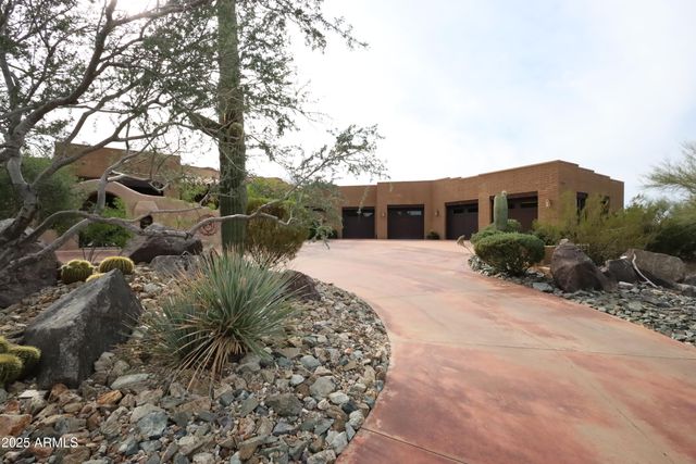 8903 N ARROYA GRANDE Drive, Phoenix, AZ 85028