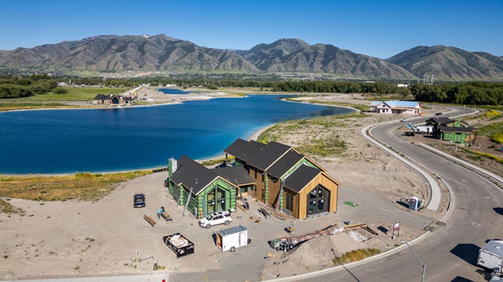 Image 1 of property listing at 1341 WILLOW LAKES DR #56, Logan, UT 84321