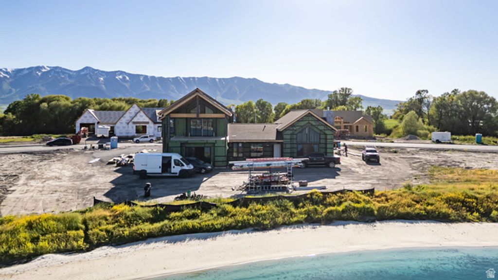 Image 13 of property listing at 1341 WILLOW LAKES DR #56, Logan, UT 84321