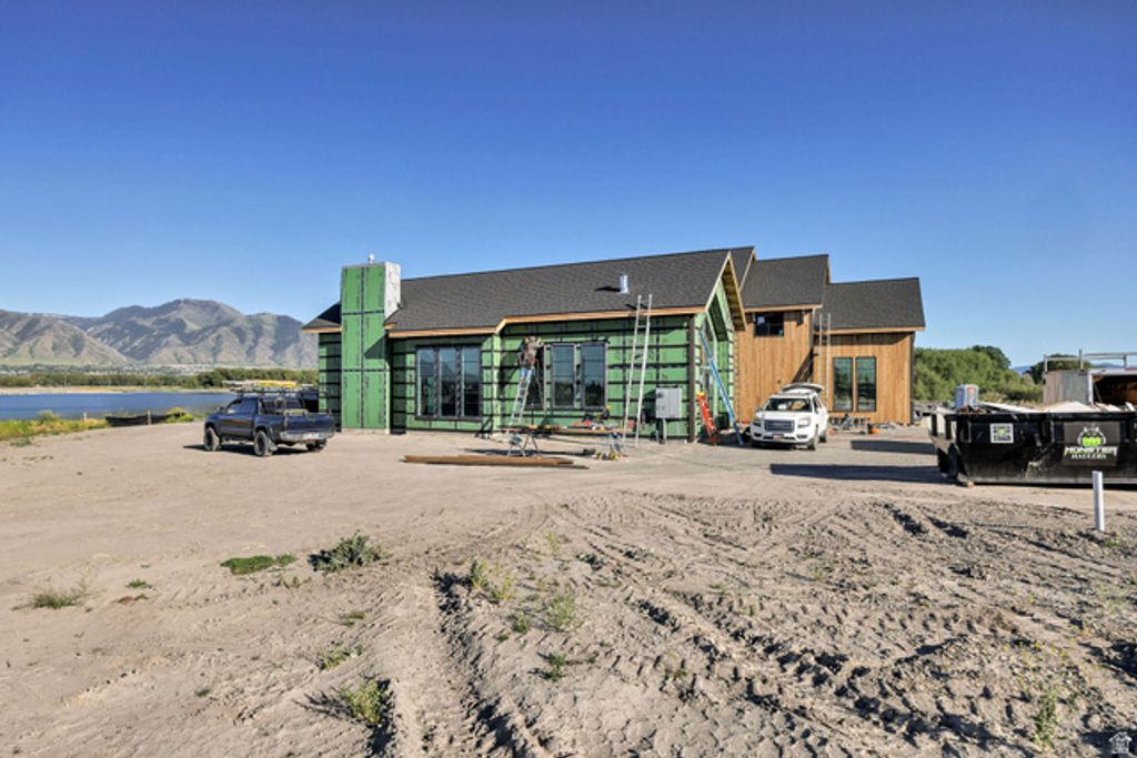 Image 20 of property listing at 1341 WILLOW LAKES DR #56, Logan, UT 84321