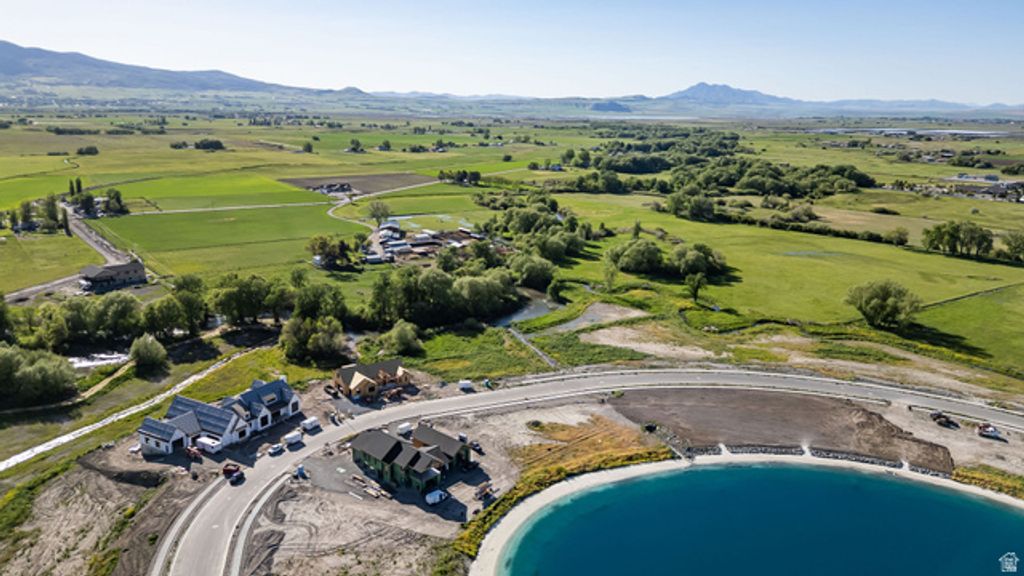 Image 22 of property listing at 1341 WILLOW LAKES DR #56, Logan, UT 84321