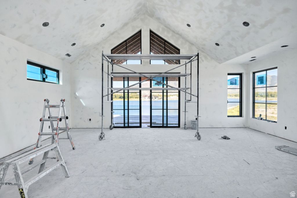 Image 6 of property listing at 1341 WILLOW LAKES DR #56, Logan, UT 84321