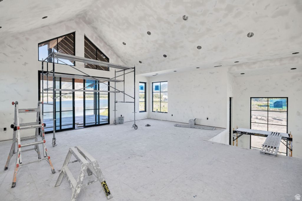 Image 7 of property listing at 1341 WILLOW LAKES DR #56, Logan, UT 84321