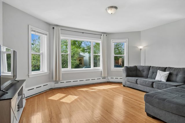 3741 N Nottingham Avenue, Chicago, IL 60634