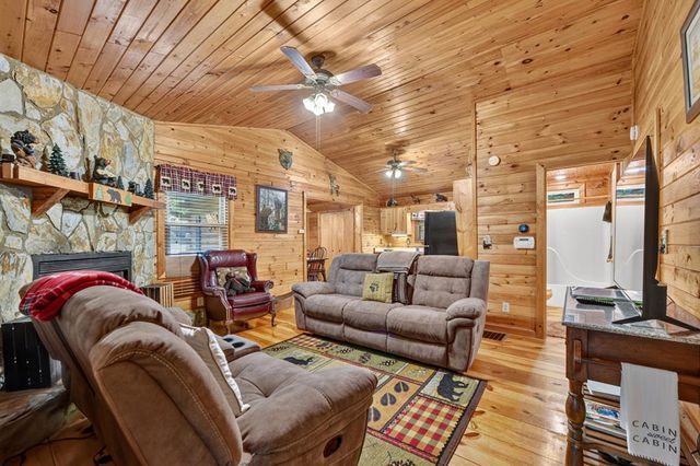 79 Maxwell Lane, Blue Ridge, GA 30513