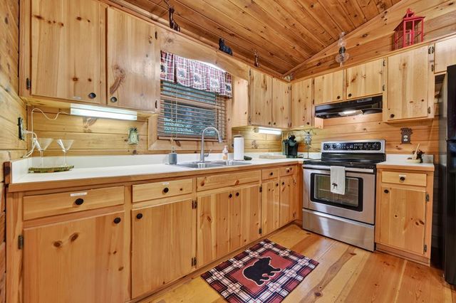 79 Maxwell Lane, Blue Ridge, GA 30513