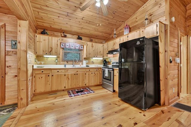 79 Maxwell Lane, Blue Ridge, GA 30513
