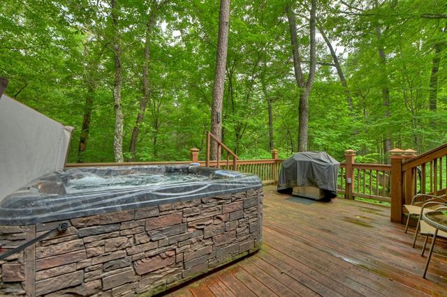 79 Maxwell Lane, Blue Ridge, GA 30513