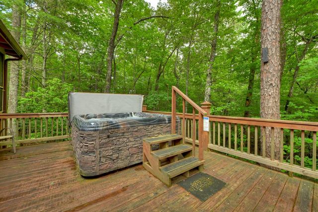 79 Maxwell Lane, Blue Ridge, GA 30513