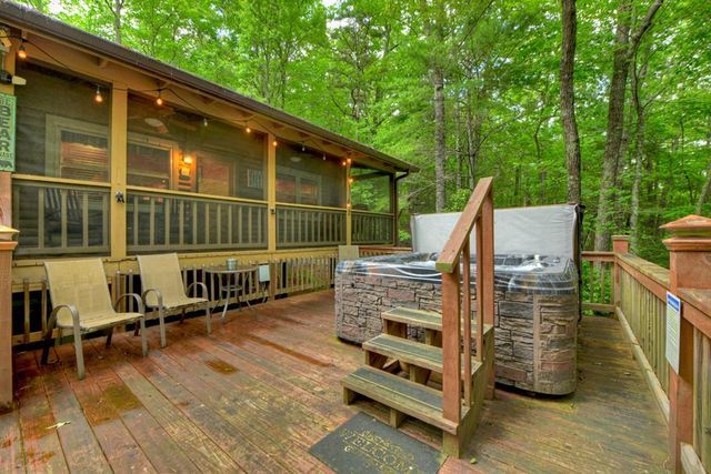 79 Maxwell Lane, Blue Ridge, GA 30513