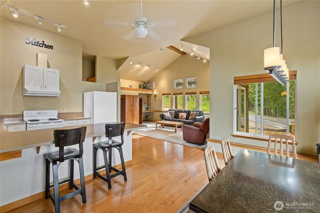 631 Thornton View Road, Cle Elum, WA 98922