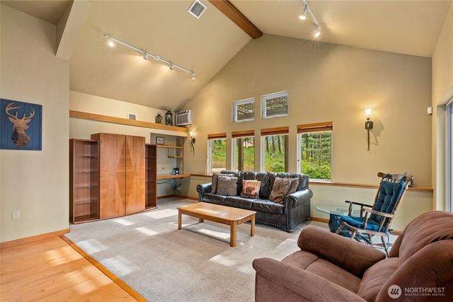 631 Thornton View Road, Cle Elum, WA 98922