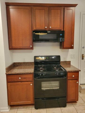 2810 S Lenox STREET, Milwaukee, WI 53207