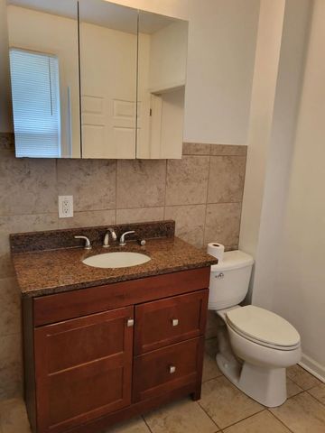2810 S Lenox STREET, Milwaukee, WI 53207