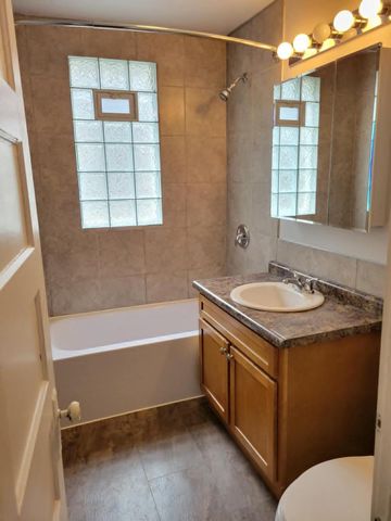 2810 S Lenox STREET, Milwaukee, WI 53207