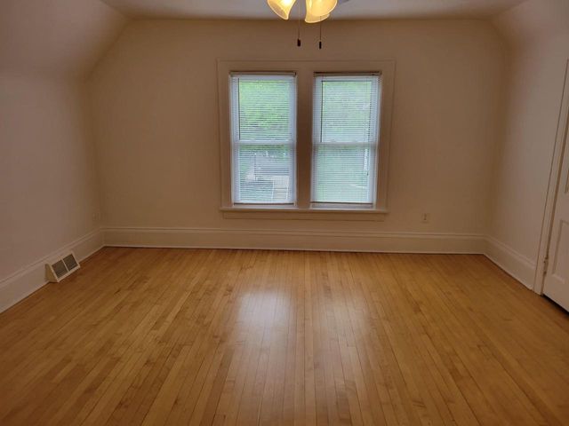2810 S Lenox STREET, Milwaukee, WI 53207