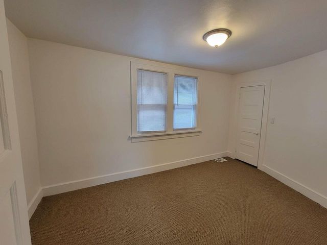 2810 S Lenox STREET, Milwaukee, WI 53207