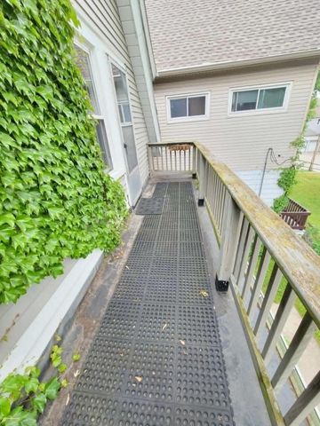 2810 S Lenox STREET, Milwaukee, WI 53207