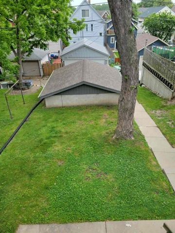 2810 S Lenox STREET, Milwaukee, WI 53207