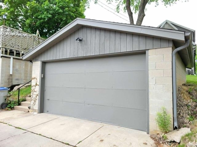 2810 S Lenox STREET, Milwaukee, WI 53207