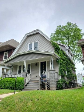 2810 S Lenox STREET, Milwaukee, WI 53207
