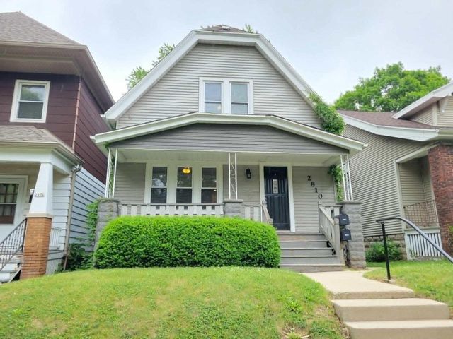 2810 S Lenox STREET, Milwaukee, WI 53207