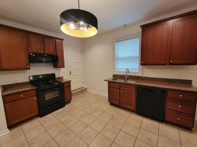 2810 S Lenox STREET, Milwaukee, WI 53207