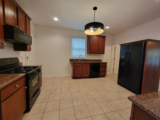 2810 S Lenox STREET, Milwaukee, WI 53207