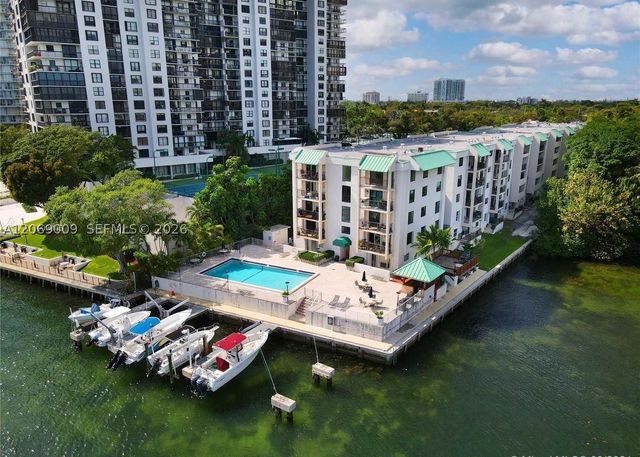 2201 Brickell Ave 96, Miami, FL 33129