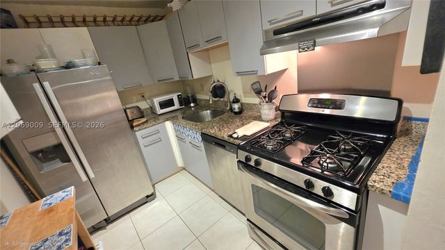 2201 Brickell Ave 96, Miami, FL 33129