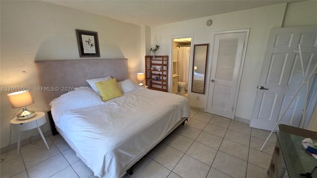 2201 Brickell Ave 96, Miami, FL 33129