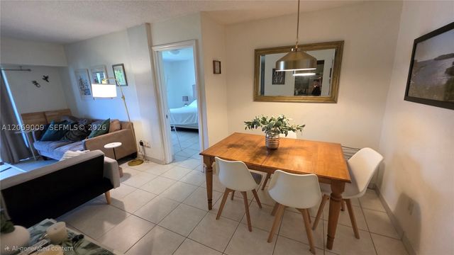 2201 Brickell Ave 96, Miami, FL 33129