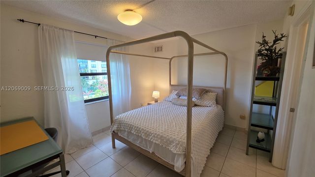 2201 Brickell Ave 96, Miami, FL 33129
