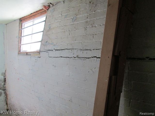 1323 Mackinaw Street, Saginaw, MI 48602