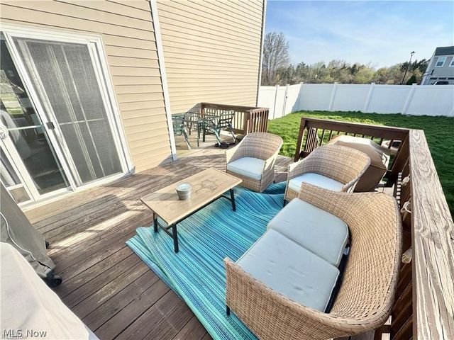 117 Fall Lake Lane, Amherst, OH 44001