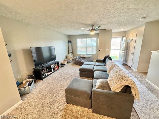 117 Fall Lake Lane, Amherst, OH 44001