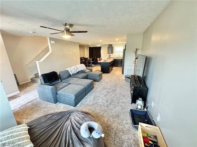 117 Fall Lake Lane, Amherst, OH 44001