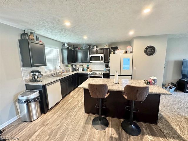117 Fall Lake Lane, Amherst, OH 44001
