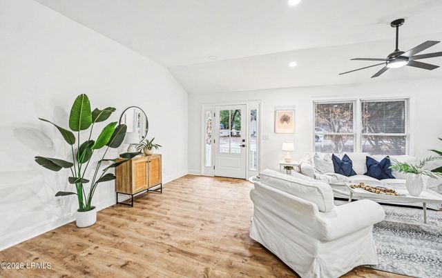 15 Hilda Avenue, Beaufort, SC 29907