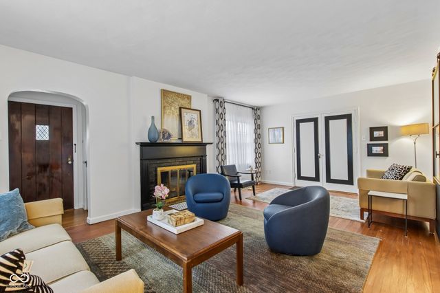 399 W Main Street, Greenwood, IN 46142